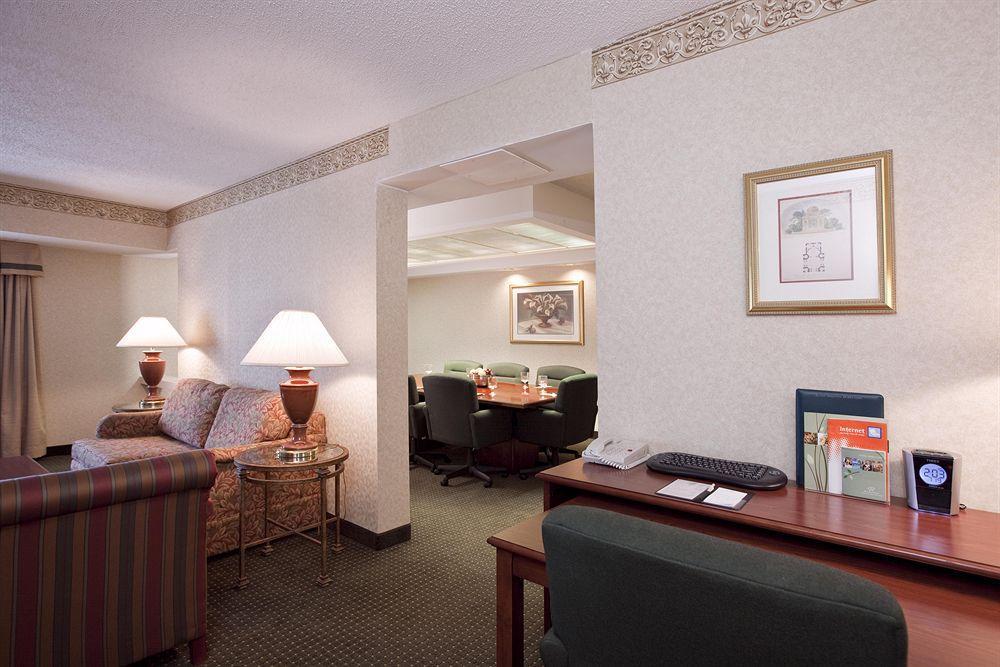 שרונוויל Doubletree Suites By Hilton Hotel Cincinnati - Blue Ash חדר תמונה